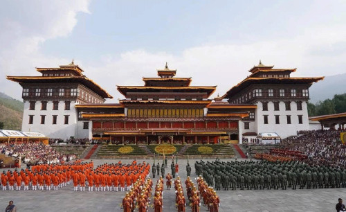 Bhutan reisgids: beste plaatsen om te bezoeken, kosten en reistips