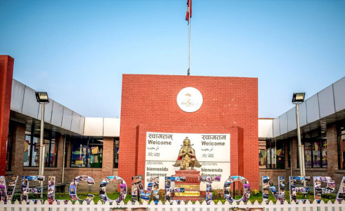 Toegangspoort tot avontuur: controlepunten bij binnenkomst in Nepal