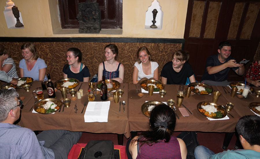 Natuurlijke Nepalese studentenreis | School- en universiteitsvakanties in Nepal