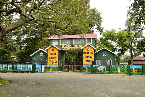Kathmandu Valley Trek met Bardia National Park