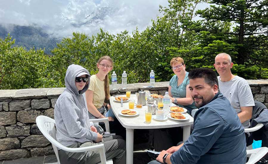 eten tijdens de Everest Base Camp-trek