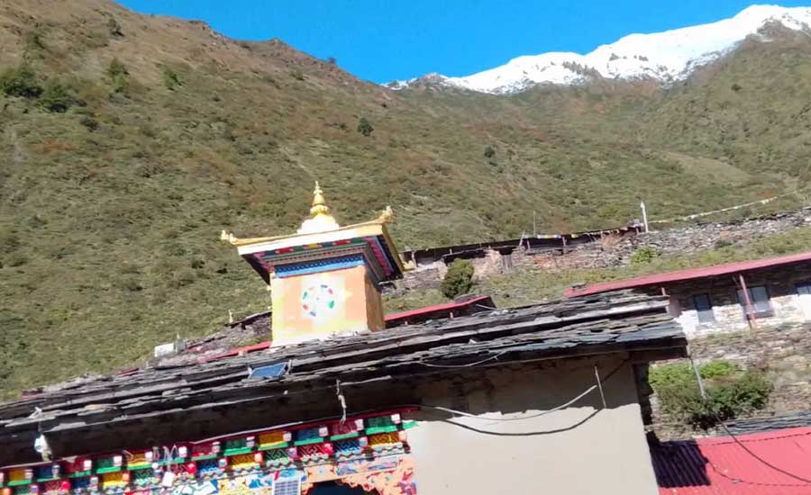 Mu Gompa-klooster in de Tsumvallei: Complete Reis- en Trekkinggids